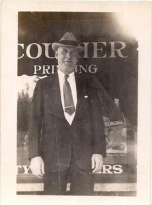 Fedora Hat Man By Business Window Courier Printing Corona Typewriter Ad Photo - Picture 1 of 1