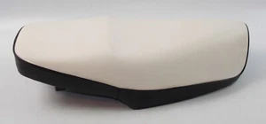 OEM GENUINE 1990'S YAMAHA MOPED SCOOTER SEAT SADDLE BLACK WHITE MBK RIVA - Picture 1 of 6