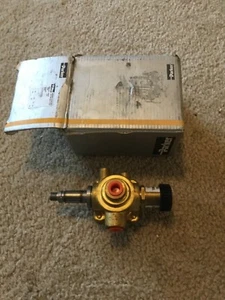 PARKER SKINNER VALVE 71417BN2SNM0 NEW IN BOX Free Shipping - Picture 1 of 3