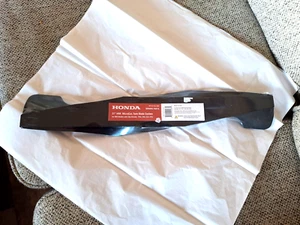New Honda 08720-VL0-S00 twin Honda mower blade set for HRR Models SKU 1000027621 - Picture 1 of 7