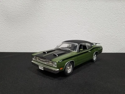 1/18 AMERICAN MUSCLE 1971 PLYMOUTH DUSTER 340 RARE LIMITED GREEN COLOR 1/2500 LE - Image 1 of 4