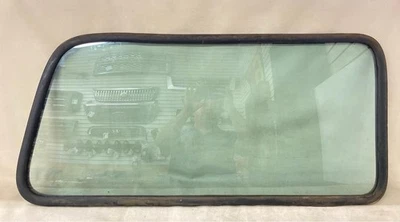 Chevrolet G10 1976 furgoneta cuarto trasero de vidrio con goma lado del pasajero 110 WB Foto 1 de 4