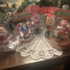 Solar Powered Dancing Toys Bobble Heads Holidays Christmas Santa Lot of 5 - Picture 1 of 6