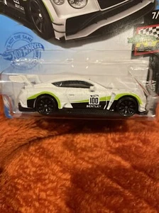 Hot Wheels Bentley Continental GT3 HW Race Day #7/10 White Die-Cast 1:64 Scale - Picture 1 of 5