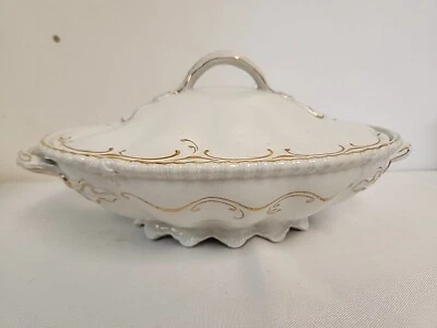 ANTIGUO CUENCO DE SERVIR CUBIERTO OVALADO FESTONEADO ORO BLANCO Johnson Bros England Foto 1 de 4