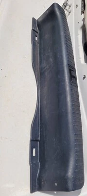 Panel de ajuste de cierre de maletero OEM 857703D000 COLOR NEGRO Hyundai Sonata 2001-2005 Foto 1 de 2