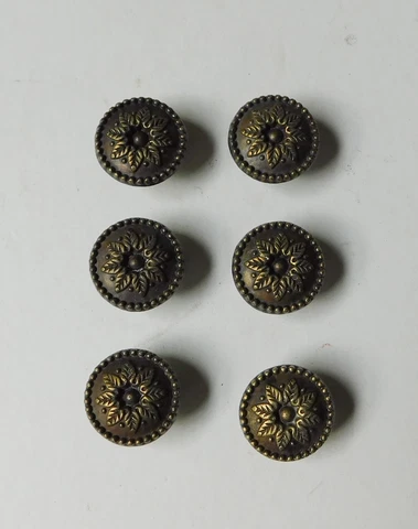 6 Pretty Vintage Brass Round Knobs Drawer Pulls Flowers Leaves 1" Lot Cover