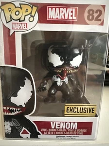 FUNKO POP! MARVEL VENOM WALGREENS EXCLUSIVE #82 WITH POP! PROTECTOR - Picture 1 of 4