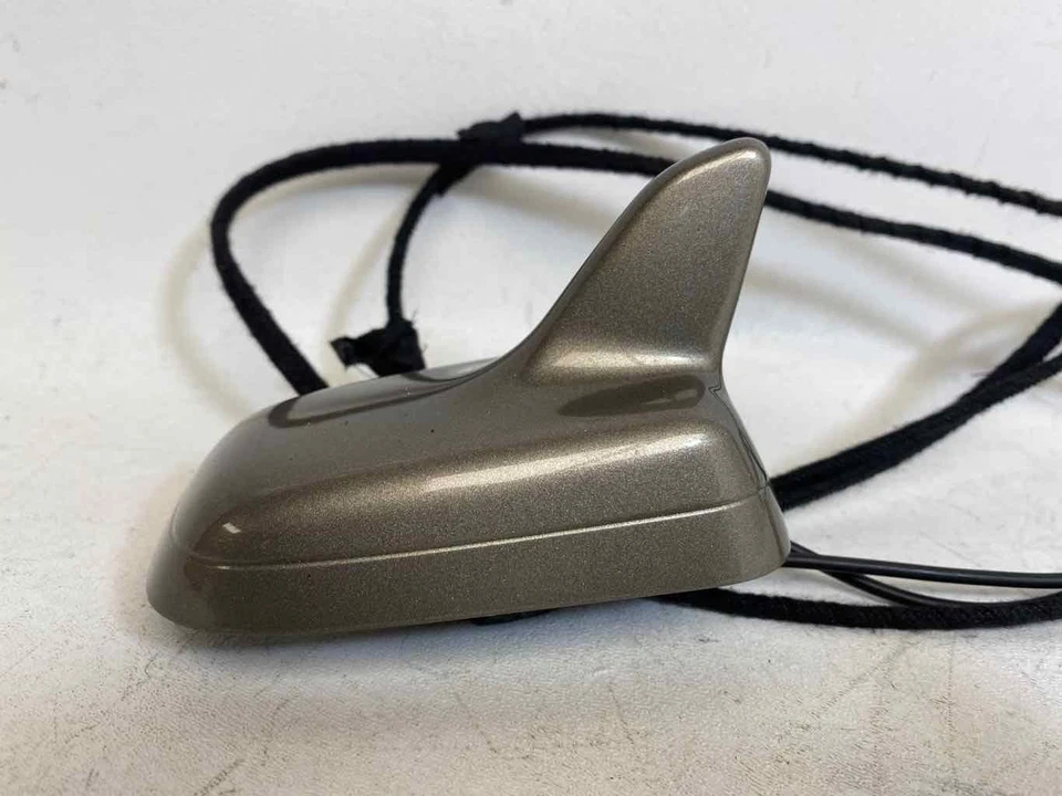 Radio de techo antena aleta de tiburón con cable bronceado 8K5035503C se adapta a 09-12 AUDI A4 QUATTRO Foto 1 de 4