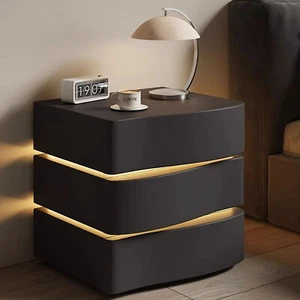 Comodino moderno in pelle e legno massello con striscia luminosa led mobile 2/3 cassetti - Foto 1 di 14