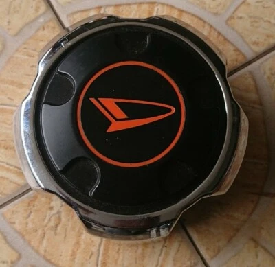 DAIHATSU F20 F50 F70 TAFT 中心集线器盖价格 1 双 (2 件) — 第 1/4 张图片