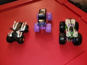 3 Stück Hot Wheels Monster Jam Off Road Grave Digger - Bild 1 von 7