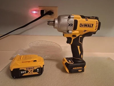 DEWALT DCF900XR: 1/2 pulgada impact w 5ah. batería, 1400 ft lb. par/3 marchas/FEDX Foto 1 de 4