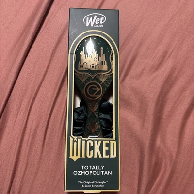Wet Brush WICKED Totally Ozmopolitan Green Detangler Brush & Satin Scrunchie NEW - Image 1 of 4