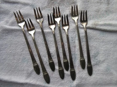 Set of 8 1847 Rogers Bros IS Silverplate FIRST LOVE 5-1/2" COCKTAIL SEAFOOD FORK - Image 1 of 4
