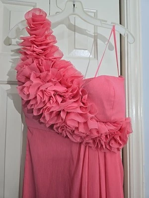 Vestido de fiesta coral con volantes plisado cintura faja graduación talla 6 Regency, Bridgerton Foto 1 de 4