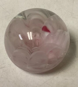 Peacock Glass Works Elwood Paperweight Pink & White Flower Signed - Picture 1 of 10
