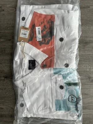 **NUEVO** Chaqueta vaquera Staple Pigeon World Collage blanca - 2XL 200105803 precio de venta sugerido por el fabricante $124 Foto 1 de 4