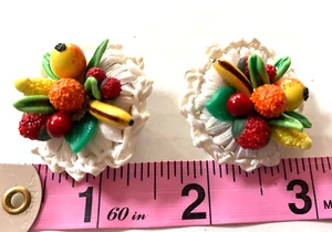Vintage West Germany Clip Tropical Fruit Ohrringe Woven Raffia Cherry 009-009 - Bild 1 von 8