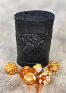 Agitador de dados medieval de cuero negro, recreación de disfraz - Imagen 1 de 4