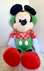 Disney Mickey Mouse Peluche Vacaciones de Invierno 2022 Orejeras Verde Rojo Macy's 18" - Imagen 1 de 5