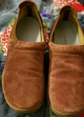 Superfeet Brown Suede Shoes, Size 39, Pre-owned - Image 1 of 4