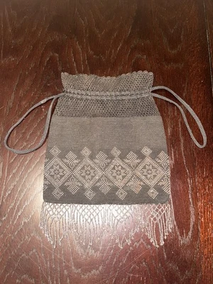 Винтажная сумочка на шнурке из бисера 20-х годов - Изображение 1 из 4