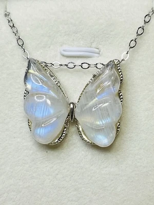 Collar colgante mariposa piedra lunar arco iris tallada en plata de ley 925 más grande Foto 1 de 4