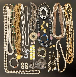 3+ lbs White Cream Jewelry Lot Repurpose Craft Harvest Gold-Tone Faux Pearls - Picture 1 of 12