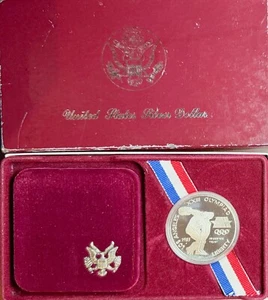 1983 OLYMPIC SILVER DOLLAR Commerative Coin Set - Picture 1 of 3