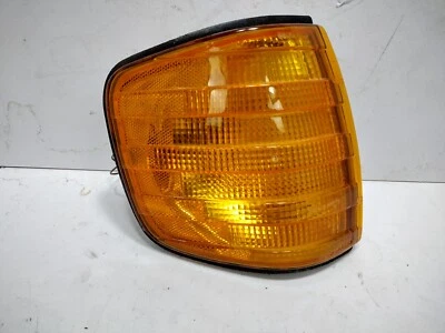 OEM BOSCH Mercedes Benz Right Corner Light W126 Sedan 560SEL 500SEL 300SEL - Image 1 of 4