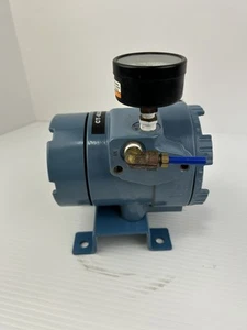 Rosemount 3311DS1J1B1E5 Current to Pressure Transducer with Pressure Gauge - Picture 1 of 8