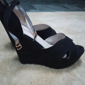 trendiger Sommer Piptoe schwarz Wildleder Riemchen TULIPANO 38 Keilabsatz spitz - Bild 1 von 9