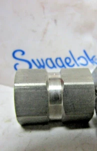 ✌️NEW SWAGELOK SS-2-HCG 316 STAINLESS HEX COUPLING 1/8 " FNPT x 1/8” FNPT - Picture 1 of 3