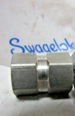 ✌️NEW SWAGELOK SS-2-HCG 316 STAINLESS HEX COUPLING 1/8 " FNPT x 1/8” FNPT - Image 1 of 3