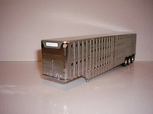 DCP FIRST GEAR 1/64 SILVER WILSON TRI-AXLE SILVER STAR LIVESTOCK TRAILER - Picture 1 of 5