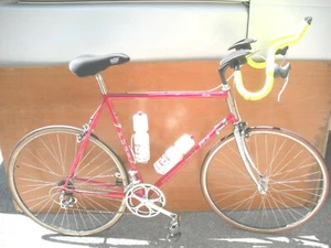 VINTAGE CLUB FUJI BIKE ( MADE IN JAPAN ) - Picture 1 of 12