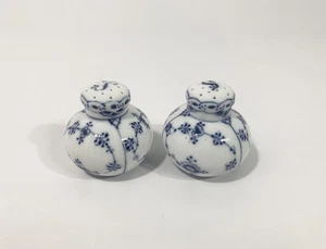 Royal Copenhagen Blue Fluted 711 & 712 Salt & Pepper Shaker Set - Picture 1 of 12