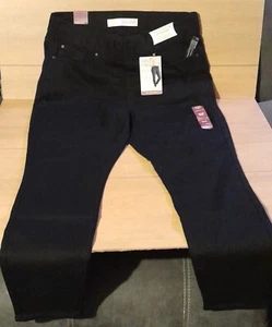 Signature by Levi Strauss & Co. Gold Label Women's Totally, Noir, Size 16. 33x30 - Picture 1 of 8