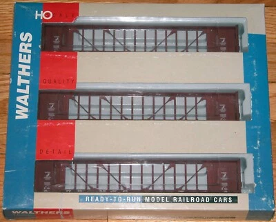 HO WALTHERS 932-34102 72' CENTERBEAM FLAT CAR 3-PACK UNION PACIFIC UP  - Image 1 of 2