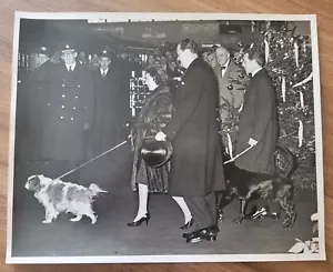 PRINCESS MARGARET & LORD SNOWDEN @ KINGS CROSS 10" X 8" ORIG 1962 PRESS PHOTO - Picture 1 of 2