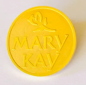 Mary Kay Cosmetics Pin Badge Body Skin Care Make Up Vintage (C2) - Picture 1 of 2