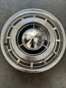 Vintage Hubcap14 inch wheel cover Used - Picture 1 of 5