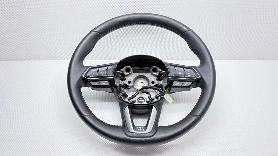 Volante Mazda CX-5 2017-2020 con botones de interruptor multifunción K0273 OEM Foto 1 de 4