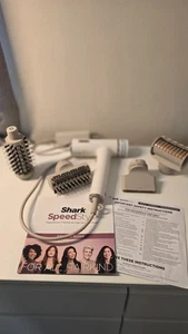 Shark Speedstyle 4-in-1 IQ high velocity Hairdryer and 4 attachments Hardly used - Picture 1 of 13