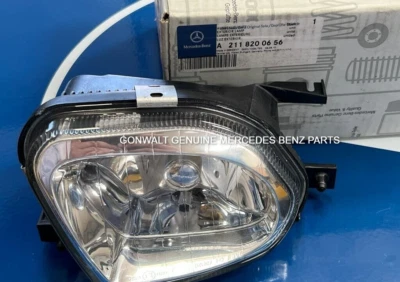 Mercedes Benz E320 E500 E55 AMG 2003-2005 Right Fog Lamp Assembly OE 2118200656 - Image 1 of 3