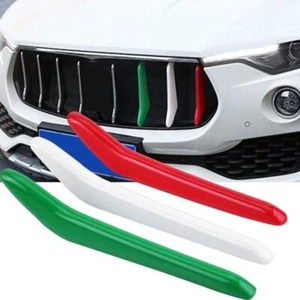 Vorderer Mittelgrilleinsatz mit italienischer Flagge für Maserati Levante 16–21 - Bild 1 von 1