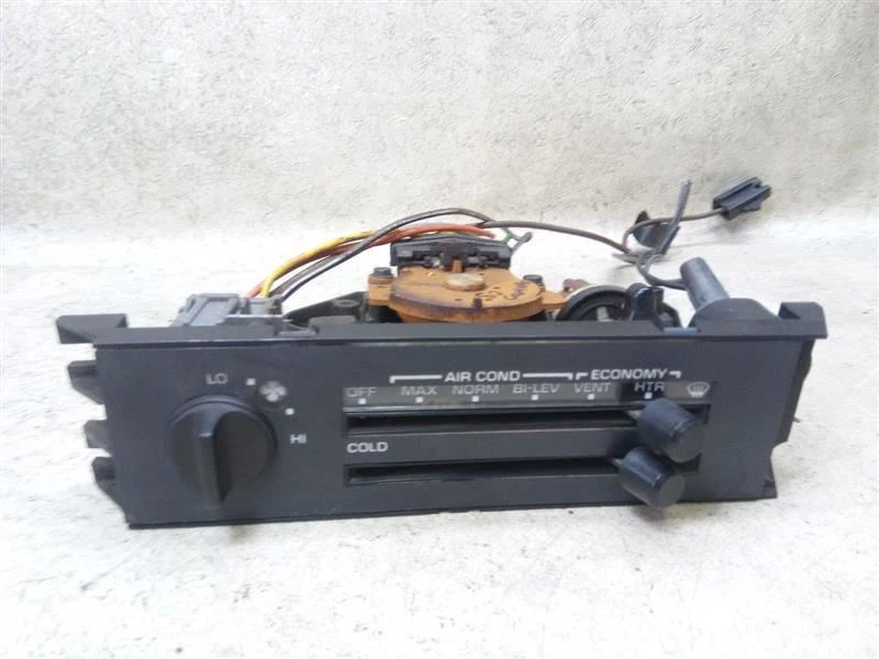 Climatizador de temperatura con aire acondicionado compatible con 82-83 Chevrolet Camaro d26-200144 Foto 1 de 4