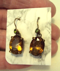 MONET GOLD TONE GREEN & AMBER COLOR CRYSTALS DANGLE PIERCED EARRINGS #T251 - Picture 1 of 4