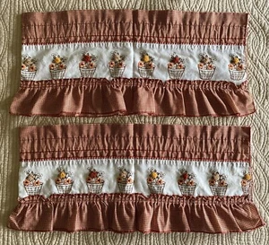 Juego de 2 Cenefas de Cocina Cesta de Flores Bordadas Retro Mod MCM Country - Imagen 1 de 6